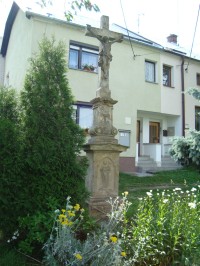 Lošov-kříž z r.1865 na začátku obce od Svatého Kopečka-Foto:Ulrych Mir.
