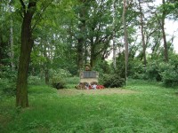 Černovír-pomník umučeným a popravených 21 přerovských a 2 olomouckých občanů v r.1945 u střelnice za fortem č.XXII-Foto:Ulrych Mir. 
