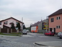 Černovír-ulice U Stavu z Frajtova náměstí-směr k Sokolovně-Foto:Ulrych Mir.