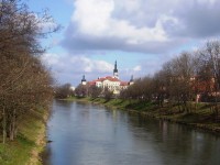 Klášterní Hradisko z mostu přes Moravu na Komenského ulici-Foto:Ulrych Mir.