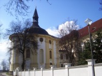 Klášter Hradisko-kaple sv.Štěpána Prvomučedníka z r.1731 na východní straně kláštera-Foto:Ulrych Mir.