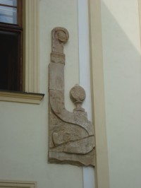 Klášterní Hradisko-zbytek původní výzdoby na prvním klášterním nádvoří-Foto:Ulrych Mir.