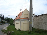 Nemilany-polní kaple Panny Marie Bolestné z pol.18.stol. na konci Sportovní ulice-Foto:Ulrych Mir.