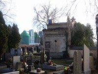 Nové Sady-Dolní Novosadská ulice-hřbitov s novoromanskou hrobkou-Foto:Ulrych Mir.