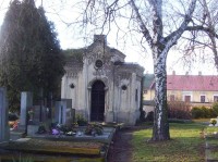Nové Sady-Dolní Novosadská ulice-hřbitov s novoromanskou hrobkou-Foto:Ulrych Mir.