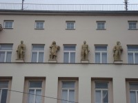 Olomouc-náměstí Národních hrdinů-budova Čedoku se sochami-Foto:Ulrych Mir.