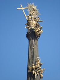 Olomouc-Horní náměstí-Sousoší Nejsvětější Trojice-detail s dělovou koulí-Foto:Ulrych Mir.