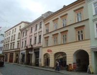 Olomouc-Riegrova ulice-domy č.p. 404,403 a 402 se vchodem do Barvířské ulice-Foto:Ulrych Mir.