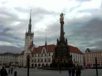 Olomouc-Horní náměstí-Radnice a sousoší Nejsvětější Trojice před bouří-Foto:Ulrych Mir.