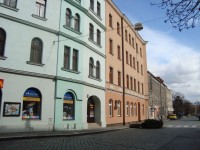 Olomouc-Kateřinská ulice-budova vysokoškolských kolejí s bustou studentky Marušky Kudeříkové-Foto:Ulrych Mir.