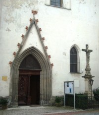 Olomouc-Kateřinská ul.-kostel sv.Kateřiny-vstupní portál s křížem-Foto:Ulrych Mir.