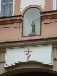 Olomouc-Akademická  ulice-klášter Milosrdných sester III.řádu sv.Františka-nika se sv.Františkem-Foto:Ulrych Mir.