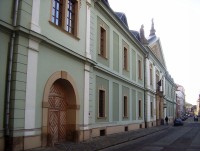 Olomouc-Biskupské náměstí-Treziánská zbrojnice a Akademická ulice-Foto:Ulrych Mir.