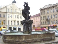 Olomouc-Dolní náměstí-Jupiterova kašna z let 1734-1735 a bývalá Občanská beseda-Foto:Ulrych Mir.