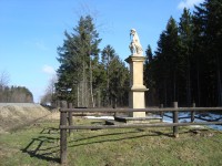 Nízký Jeseník-socha sedícího Krista u Rozvodného vrchu(673m) u silnice M.Beroun-Dvorce-Foto:Ulrych Mir.