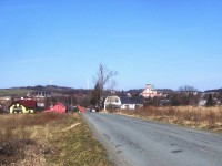 Jívová s větrnými elektrárnami ze silnice z Dolan-Foto:Ulrych Mir.