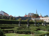 Praha-Valdštejnská zahrada-sochy a krápníková stěna-Foto:Ulrych Mir.