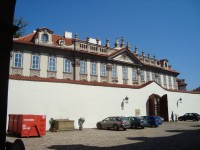 Praha-Kolovratský palác z nádvoří Valdštejnského paláce-Foto:Ulrych Mir.