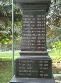 Velký Újezd-pomník padlým za bývalou školou-Foto:Ulrych Mir.