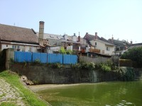 Drahanovice-domy nad rybníkem-Foto:Ulrych Mir.
