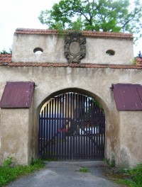 Ruda nad MOravou-zámek-vstupní brána do dvora-Foto:Ulrych Mir.