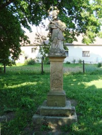 Vranová-socha sv.Jana Nepomuckého z r.1715 v parku na návsi-Foto:Ulrych Mir.