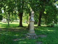 Vranová-socha sv.Jana Nepomuckého z r.1715 v parku na návsi-Foto:Ulrych Mir.