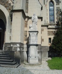 Vítkov-socha sv.Marka z r.1861 před chrámem Nanebevzetí Panny Marie-Foto:Ulrych Mir.