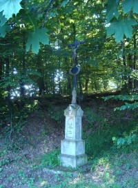Bouzov-Svojanov-kříž na začátku obce-Foto:Ulrych Mir.