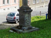 Štíty-kamenný sloup s křížem-Foto:Ulrych Mir.