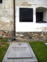 Sobotín-hřbitov-náhrobek rodiny Kleinů u kostela sv. Vavřince-Foto:Ulrych Mir.