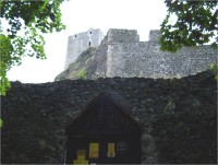 Trosky-hrad-hradní brána-Foto:Ulrych Mir.