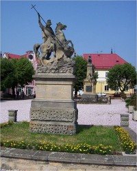 Miletín-pomník sv.Jiřího na náměstí K.J.Erbena-Foto:Ulrych Mir.