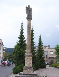 Město Albrechtice-barokní sloup se sochou sv. Anny