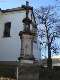 Loštice-kamenný klasicistní kříž z r. 1801-Foto:Ulrych Mir.
