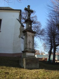 Loštice-kamenný klasicistní kříž z r. 1801-Foto:Ulrych Mir.