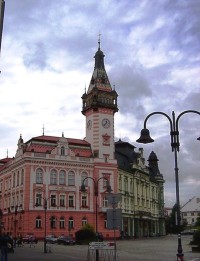 Krnov-novorenesanční budova radnice z let 1901-3 a spořitelny z let 1906-07-Foto:Ulrych Mir.