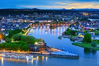 Koblenz: Soutok Rýna a Mosely Deutsche Eck © DZT/Francesco Carovillano Vydejte se do Německa na dobrodružný roadtrip