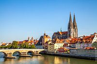 Regensburg © Adobe_Stock/Sina_Ettmer