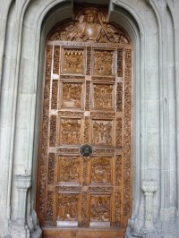 masivní dveře