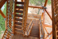 Dřevěné schodiště rozhledny