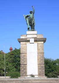 Pomník Rudoarmějce na Moravském náměstí (červen 2010)