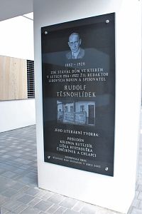 Pamětní deska Rudolfa Těsnohlídka na Obecním úřadě