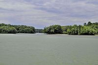 Soutok Hronu a Dunaje, průhled tokem k železničnímu mostu
