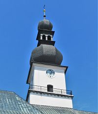 Svatoprokopská kostelní věž s vyhlídkovým ochozem
