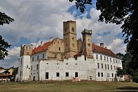 Břeclavský zámek