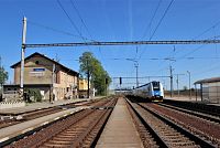 Dnes již historická fotografie šakvického nádraží před rekonstrukcí