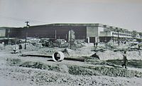 Výstavba kuřimské zbrojovky, září 1942 (převzato z informačního panelu)