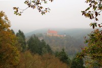 Pohled na hrad v mlžném podzimu 2013