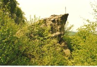 Kazatelna - horní část skaliska s křížem v roce 1998